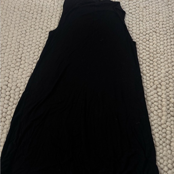 Black Sleeveless TurtleNeck Dress - Picture 3 of 3